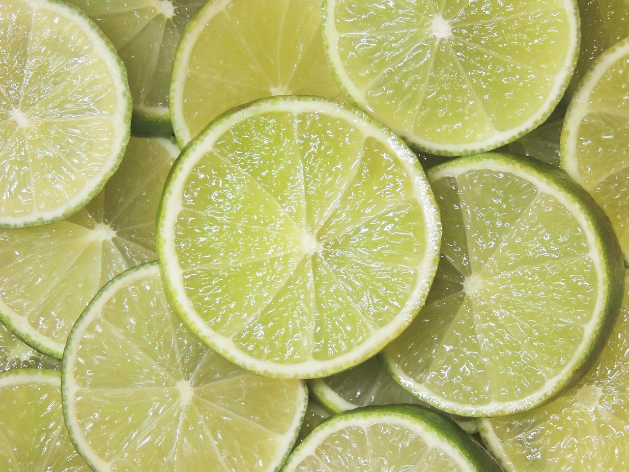 夏の冷え性対策！姿勢を整えて快適に過ごそう